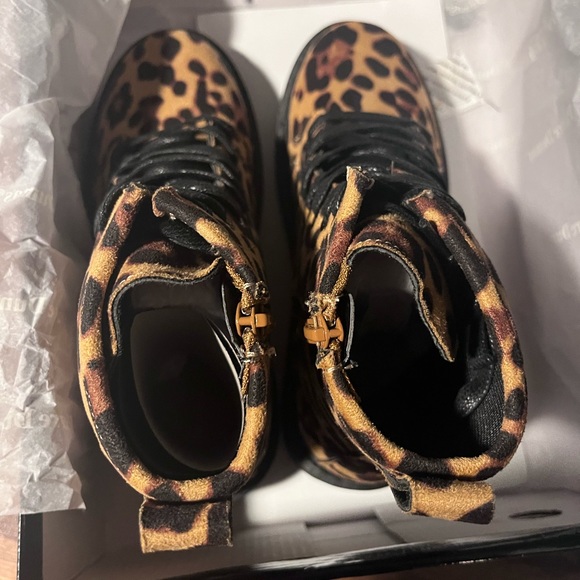Leopard Zip Up Booties - Picture 3 of 4